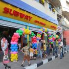أبناء الشهداء والأسرى يفتتحون مدينة SUBWAY الحديثة للألعاب بمدينة غزة