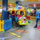 أبناء الشهداء والأسرى يفتتحون مدينة SUBWAY الحديثة للألعاب بمدينة غزة