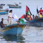 مسيرة بالمراكب البحرية داخل ميناء غزة استقبالا لأسطول الحرية