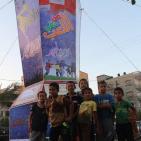 اضاءة أكبر فانوس في قطاع غزة عشية حلول شهر رمضان