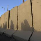 الآلاف يزحفون صوب القدس لأداء صلاة الجمعة الأولى من رمضان  عبر حاجز قلنديا