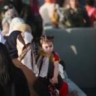 الآلاف يزحفون صوب القدس لأداء صلاة الجمعة الأولى من رمضان  عبر حاجز قلنديا