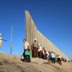 بالصور: حاجز قلنديا صباح الجمعة الأخيرة من شهر رمضان