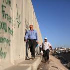 بالصور: حاجز قلنديا صباح الجمعة الأخيرة من شهر رمضان