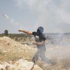 اصابات بالاختناق في قمع الاحتلال مسيرة بلعين الاسبوعية