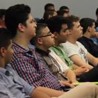 طلبة كلية الطب في جامعة النجاح يُنظمون ندوة تعريفية وإرشادية للطلبة الجدد