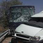 صور: 3 اصابات بينها خطيرة بحادث سير في الخليل