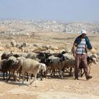 بالصور: أطفال سوسيا يتحدون أوامر الهدم ووزير التربية والتعليم يطلق العام الدراسي من مدرستهم