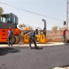 بلدية الخليل تُعبد شارع حيوي في قُب الجانب بعد تأهيله