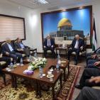 الحمد الله يؤدي صلاة الأضحى في الرئاسة  ويضع إكليلا من الزهور على ضريح الرئيس الراحل عرفات