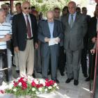 فاروق القدومي  وسلمان الهرفي يضعون اكاليل الزهور على  اضرحة شهداء حمام الشط بتونس