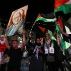 مواطنون يتابعون خطاب الرئيس وسط مدينة رام الله