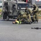 بالصور.. استشهاد شاب برصاص الاحتلال في الخليل