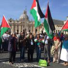 وقفه احتجاج على الممارسات القمعيه الاسرائيليه امام الفاتيكان