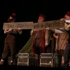 بالصور: عرض مسرحية 