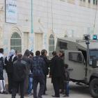 الاحتلال يمنع صلاة الجمعة ويصيب أربعة برصاص التوتو في الخليل