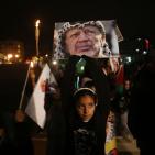 إضاءة شموع على ضريح الشهيد ياسر عرفات في ذكرى استشهاده