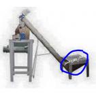 الدفاع المدني ينقذ طفلا عالقا في معصرة الزيتون قرب قلقيلية