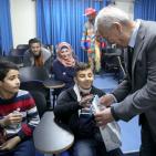 اسرة جامعة بيرزيت تزور جمعية مركز الحياة لمكافحة السرطان في رام الله