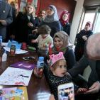 اسرة جامعة بيرزيت تزور جمعية مركز الحياة لمكافحة السرطان في رام الله