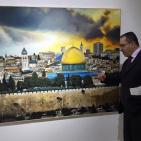 الفنان تقي سباتين ينظم معرض الارض المقدسة في البيرة