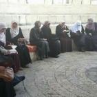 المستوطنون يقتحمون الأقصى والنساء يرابطن على أبوابه