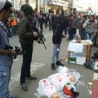 بالصور: المبادرة الوطنية تنظم جولة قاطع عدوك بالخليل