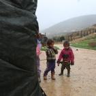 الأحوال المعيشية لأطفال البدو في عين قينيا قضاء رام الله تزامنا مع المنخفض الجوي