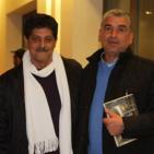 الكاتب  اسامه العيسه  يوقع روايته 