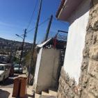 الاحتلال يزيل جزء من جدارية في بلدة سلوان