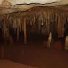 بالصور: اكتشاف كهف في بلدة عرابة