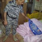 الضابطة الجمركية والاقتصاد يغلقان مصنع مواد تنظيف في قلقيلية