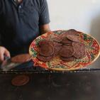 صناعة القطايبف الملونة في عين يبرود شمال شرق رام الله