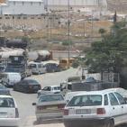 معاناة المواطنين على مداخل الخليل في ظل الطوق الأمني