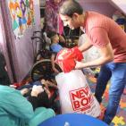 مع بداية العام الدراسي الجديد.. شركة المشروبات الوطنية كوكاكولا/كابي وشركة راية توزعان الهدايا على طلاب جمعية الياسمين