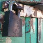 اضراب شامل في الخليل حدادا على شهداء غزة