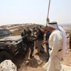 قوات الاحتلال تعتدي على المصلين في رأس كركر