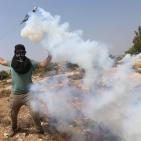 قوات الاحتلال تعتدي على المصلين في رأس كركر