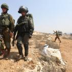 قوات الاحتلال تعتدي على المصلين في رأس كركر