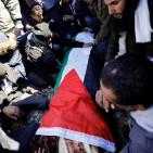 بالصور: الآلاف يشيعون جثمان الشهيد الهذالين بمسافر يطا