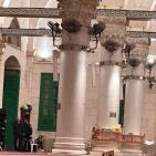 الاحتلال يقتحم الأقصى ويخلي المصلّى القبلي من المعتكفين