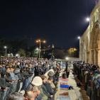 صور| الآلاف يؤدون صلاتي العشاء والتراويح في المسجد الأقصى