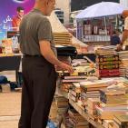 خاص| إقبال واسع على معرض الكتاب الشعبي في مركز البيرة الثقافي