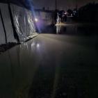 أمطار أول منخفض جوي تُغرق مئات خيام النازحين في قطاع غزة وتفاقم المعاناة الإنسانية (صور وفيديو)