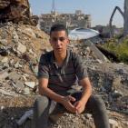 وصيتهم تقوده… ناجٍ وحيد يحارب من أجل حقه في التعليم وسط الحرب