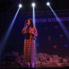 حنة الحاج حسن ترفع صوت فلسطين في “ذا فويس” وتؤكد لراية: حضوري على المسرح مسؤولية ورسالة