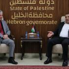 صور وفيديو| نيابة عن رئيس الوزراء.. وزير الصناعة يفتتح معرض الغذاء – فلسطين 2025