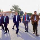 بالصور| حمدان يتفقد معبر الكرامة ويبحث سبل الارتقاء بالخدمات