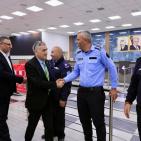 بالصور| حمدان يتفقد معبر الكرامة ويبحث سبل الارتقاء بالخدمات