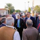 بالصور| حمدان يتفقد معبر الكرامة ويبحث سبل الارتقاء بالخدمات